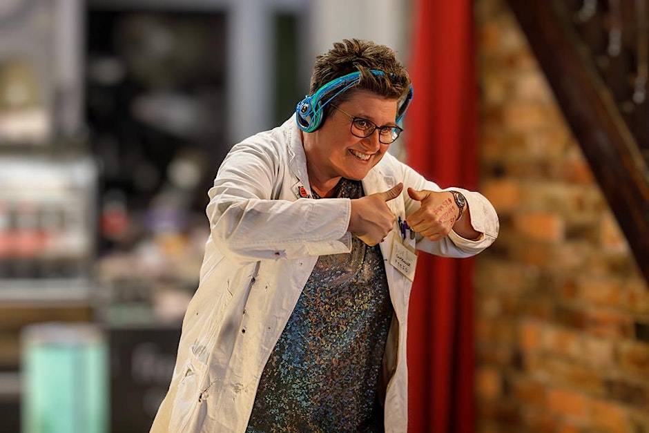 Judie Boom's "Look Busy", rise@Bluebird Bakery